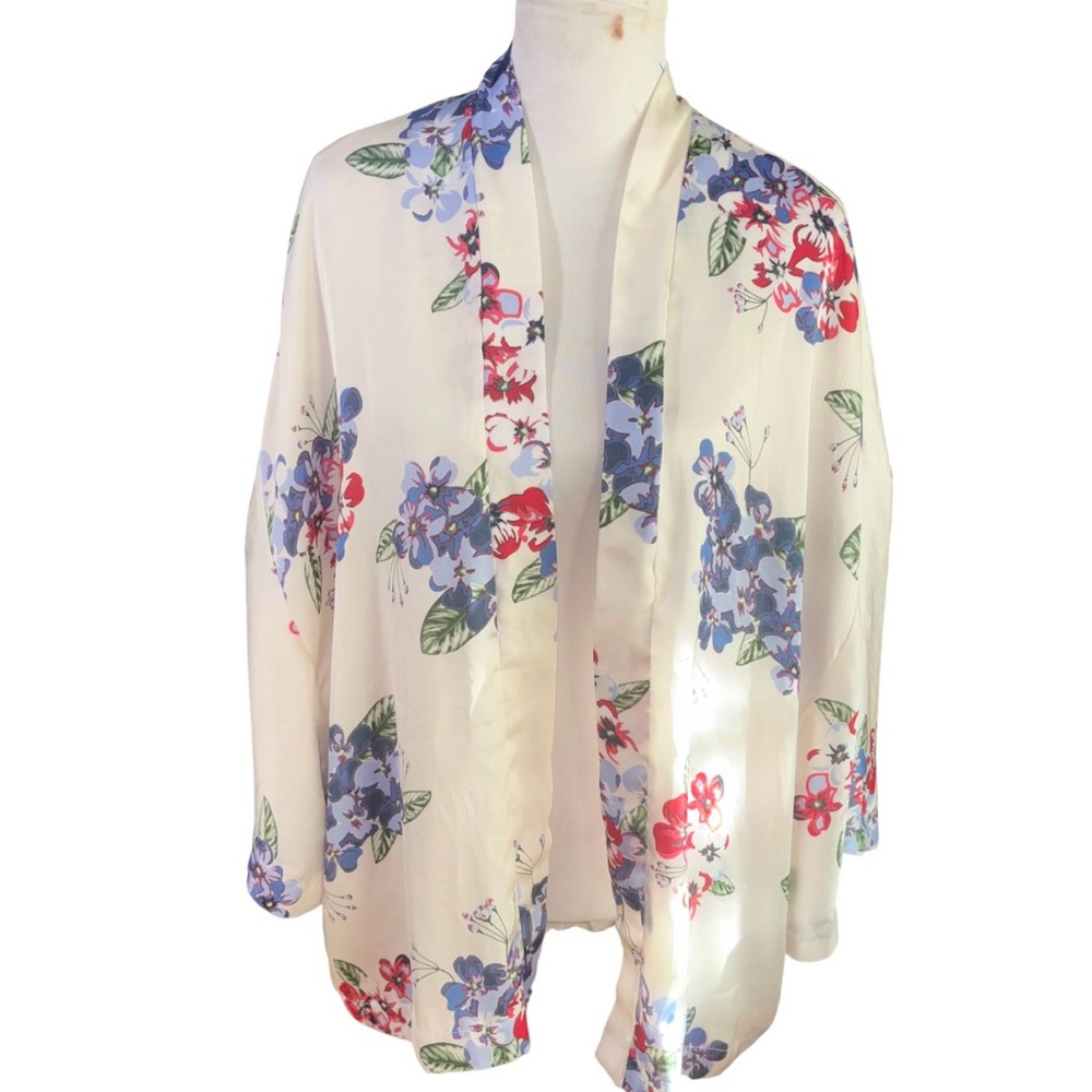 Violet & Claire  Open Front Kimono White floral large